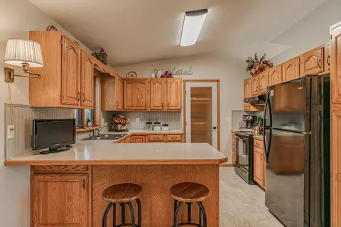 601 E Bristol Dr, Bismarck, ND 58501 photo 9