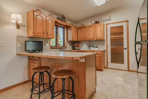 601 E Bristol Dr, Bismarck, ND 58501 photo 10