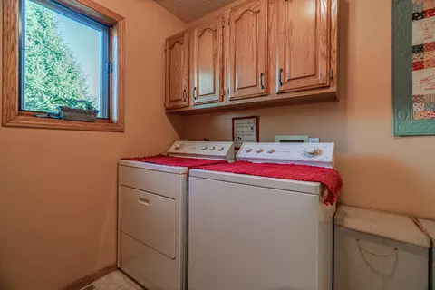 601 E Bristol Dr, Bismarck, ND 58501 photo 18