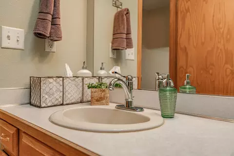601 E Bristol Dr, Bismarck, ND 58501 photo 23