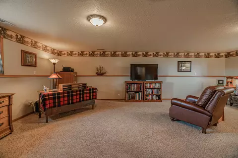 601 E Bristol Dr, Bismarck, ND 58501 photo 38