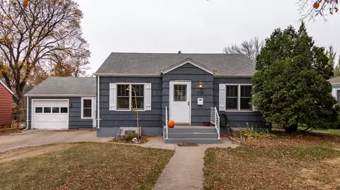 1206 3rd St N St, Bismarck, ND 58501 photo 2