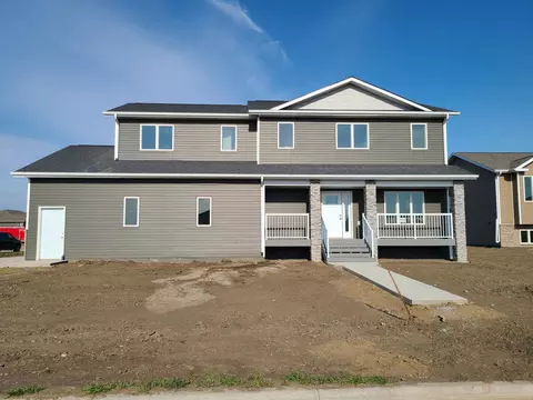 3712 Silver Blvd, Bismarck, ND 58503 photo 2