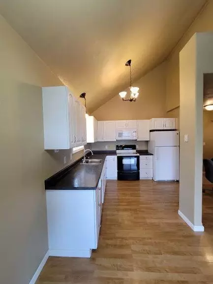 3242 E Capitol Ave, Bismarck, ND 58501 photo 4