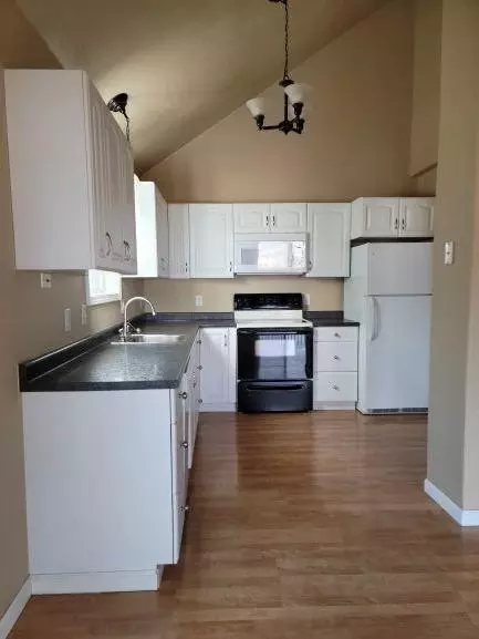 3242 E Capitol Ave, Bismarck, ND 58501 photo 3