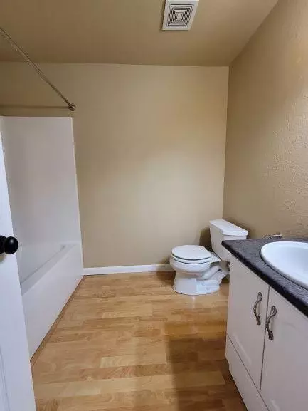 3242 E Capitol Ave, Bismarck, ND 58501 photo 18