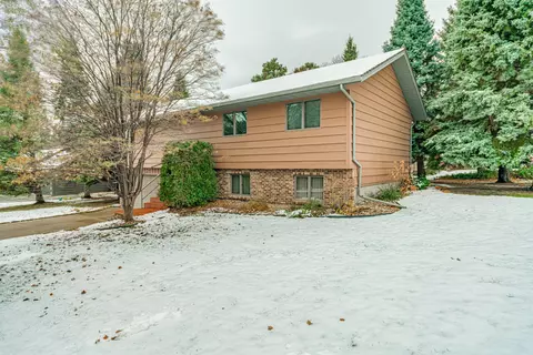 3216 Hackberry St, Bismarck, ND 58503 photo 4
