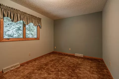 3216 Hackberry St, Bismarck, ND 58503 photo 28