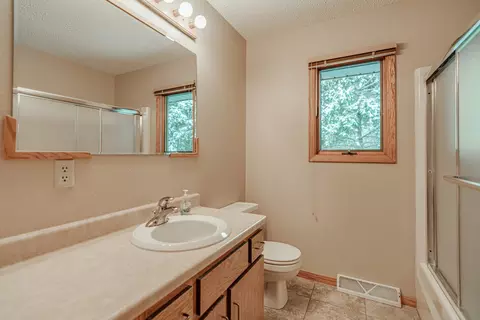 3216 Hackberry St, Bismarck, ND 58503 photo 25