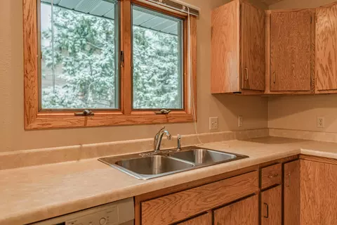 3216 Hackberry St, Bismarck, ND 58503 photo 16