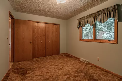 3216 Hackberry St, Bismarck, ND 58503 photo 30