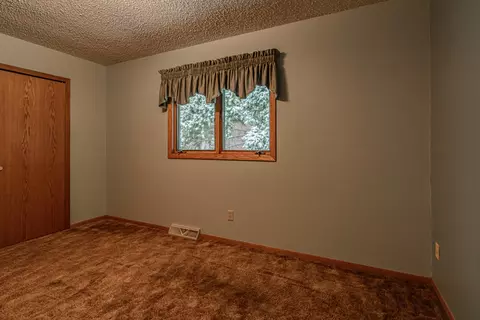 3216 Hackberry St, Bismarck, ND 58503 photo 29