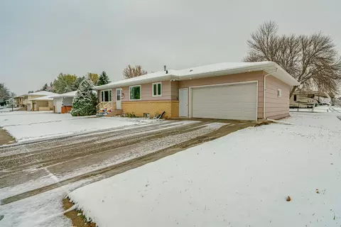 2001 N 8th St, Bismarck, ND 58501 photo 4