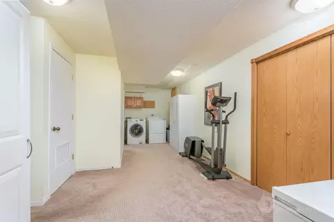 3121 Hampton St, Bismarck, ND 58504 photo 25