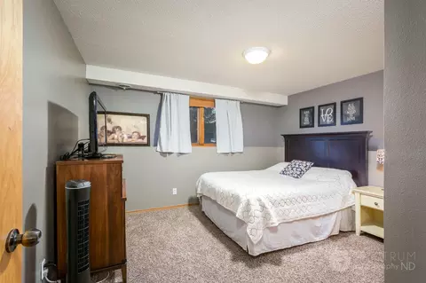 3121 Hampton St, Bismarck, ND 58504 photo 18