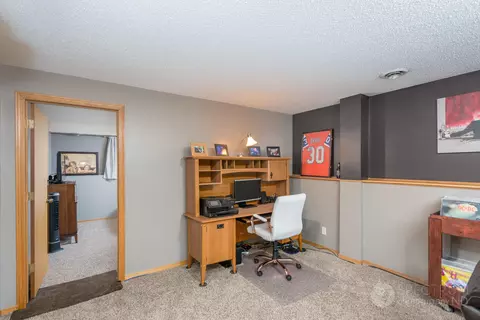 3121 Hampton St, Bismarck, ND 58504 photo 16