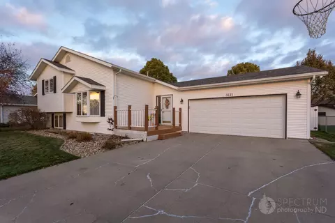 3121 Hampton St, Bismarck, ND 58504 photo 35