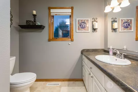 3121 Hampton St, Bismarck, ND 58504 photo 14