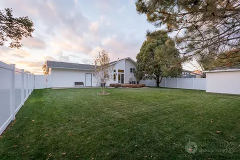 3121 Hampton St, Bismarck, ND 58504 photo 29