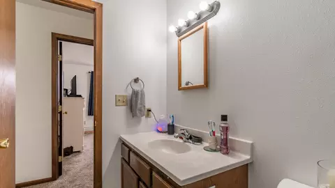 131 E Bismarck, Bismarck, ND 58504 photo 37
