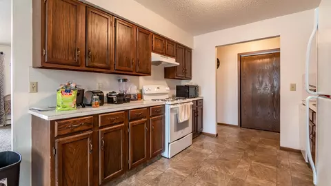 131 E Bismarck, Bismarck, ND 58504 photo 3