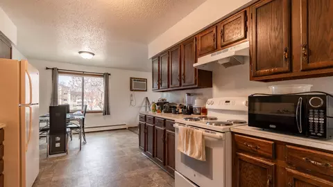 131 E Bismarck, Bismarck, ND 58504 photo 4