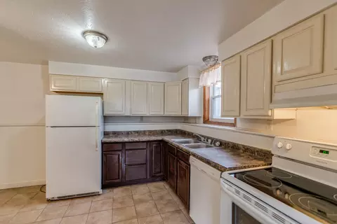 610 S 12th St, Bismarck, ND 58504 photo 16
