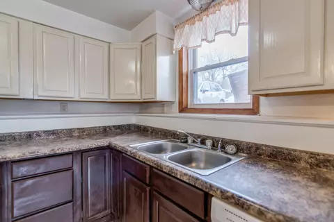 610 S 12th St, Bismarck, ND 58504 photo 18