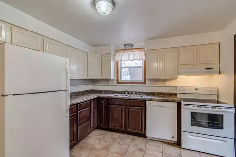 610 S 12th St, Bismarck, ND 58504 photo 17