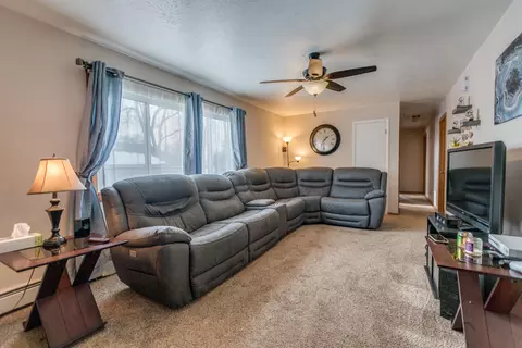 610 S 12th St, Bismarck, ND 58504 photo 4