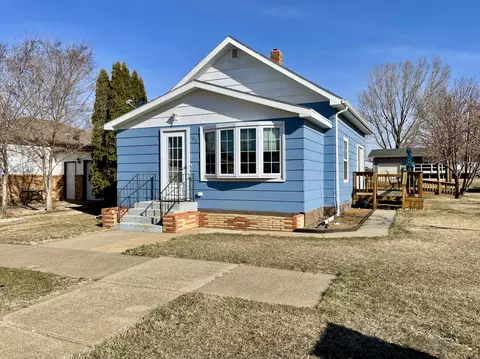 102 4th Ave NW, Elgin, ND 58533 photo 1