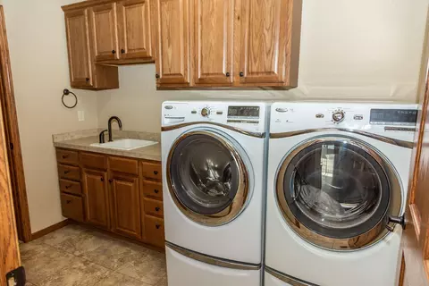 933 Baffin Loop, Bismarck, ND 58503 photo 22