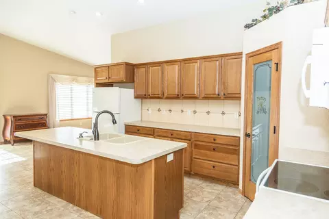 933 Baffin Loop, Bismarck, ND 58503 photo 10