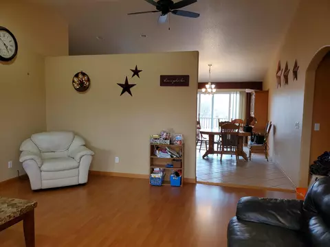 7800 Beacon Loop, Bismarck, ND 58501 photo 4