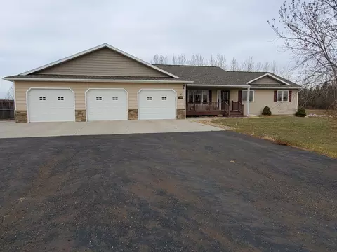7800 Beacon Loop, Bismarck, ND 58501 photo 2
