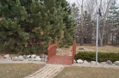 7800 Beacon Loop, Bismarck, ND 58501 photo 40