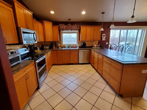 7800 Beacon Loop, Bismarck, ND 58501 photo 9
