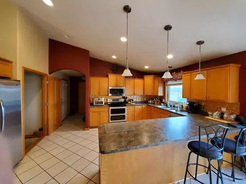 7800 Beacon Loop, Bismarck, ND 58501 photo 8