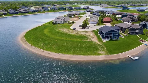 3724 Poseidon Loop, Bismarck, ND 58504 photo 4