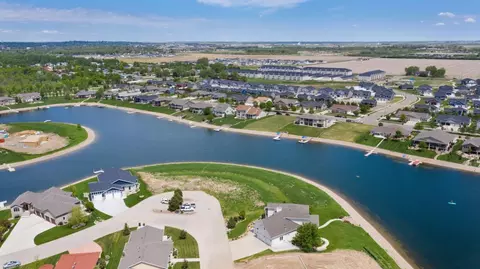 3724 Poseidon Loop, Bismarck, ND 58504 photo 6