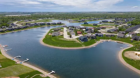 3724 Poseidon Loop, Bismarck, ND 58504 photo 8