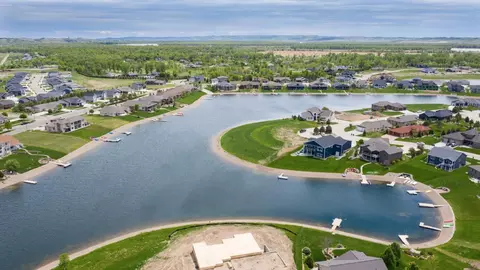 3724 Poseidon Loop, Bismarck, ND 58504 photo 1