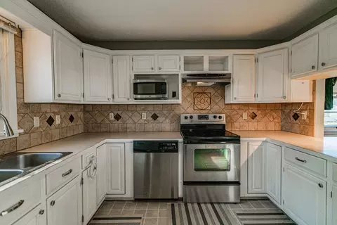 1931 E Ave E, Bismarck, ND 58501 photo 4