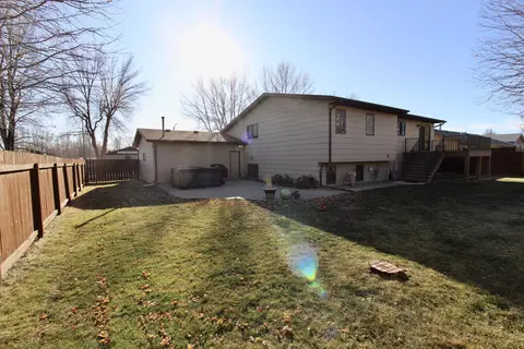 208 Munich Dr, Bismarck, ND 58504 photo 23