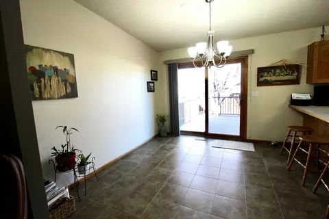 208 Munich Dr, Bismarck, ND 58504 photo 8
