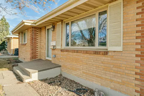 1808 Sunset Dr, Mandan, ND 58554 photo 4