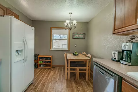 1808 Sunset Dr, Mandan, ND 58554 photo 8