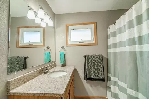 1808 Sunset Dr, Mandan, ND 58554 photo 16