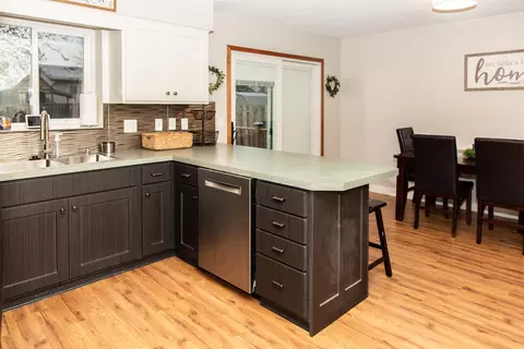 239 Laredo Dr, Bismarck, ND 58504 photo 9