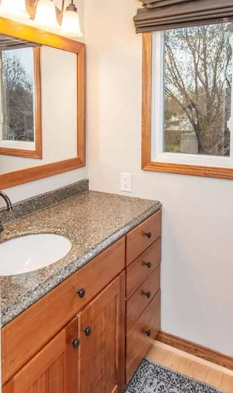 239 Laredo Dr, Bismarck, ND 58504 photo 23